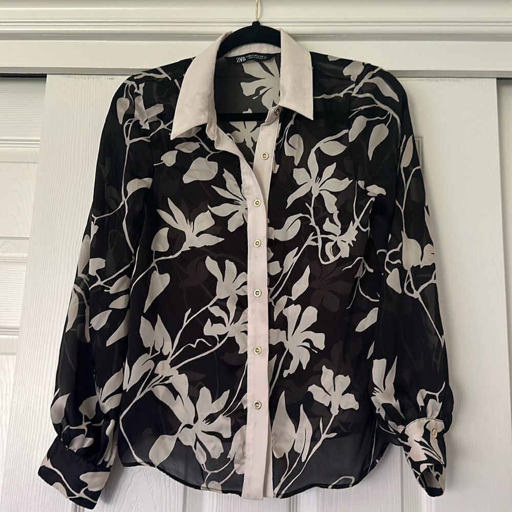 Zara black and white floral mesh button up blouse